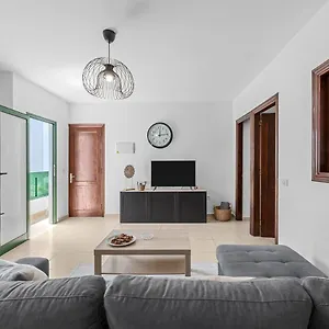 Home2book Charming Tinajo, Wifi La Santa